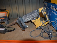 Pvc werkkoffer, boorhamer powerplus powx11831, slijpschijf metabo (defect), ophanging bonrath en mad, 2 led werflampen - afbeelding 12 van  12