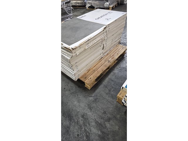 Pvc zelf te verlijmen 127m² - afbeelding 1 van  5