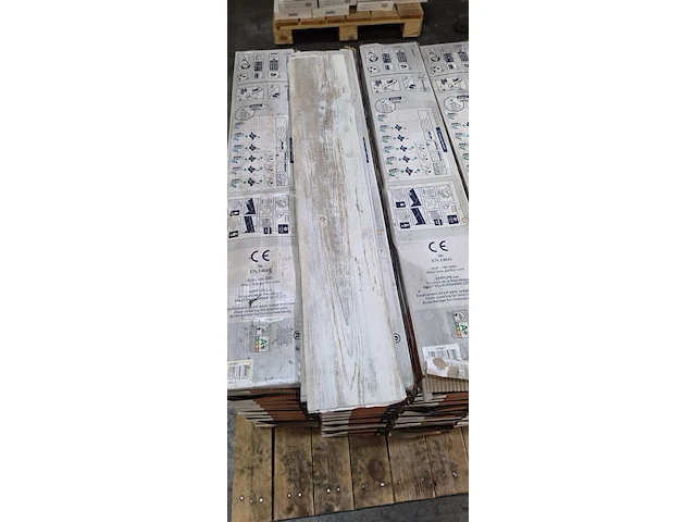 Pvc zelfklevend 105m² - afbeelding 1 van  4