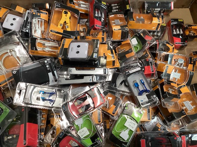 Q-link mix kavel audio- en computeraccessoires (115x) - afbeelding 1 van  6