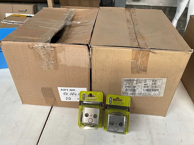 Q-link radio/tv stopcontact inbouw/doorvoer einddoos serie s2 rvs kleur (70x) - afbeelding 2 van  4