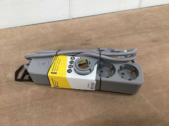 Q-link stekkerdoos, textiel snoer, 1.5 meter (12x) - afbeelding 1 van  4