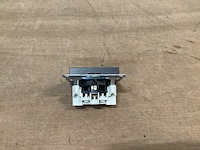 Q-link stopcontact met randaarde mat zwart (9x) - afbeelding 2 van  3