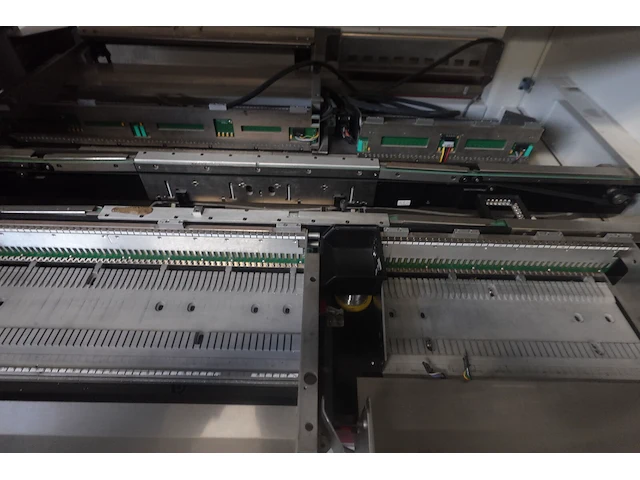 Qaud ( pick & place machine ) - afbeelding 6 van  9