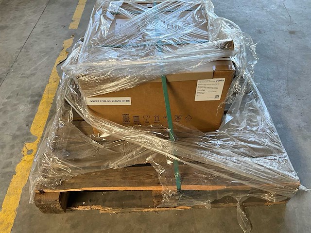 Qcells hyb-g3 omvormer 10 kw ongebruikt - afbeelding 2 van  4