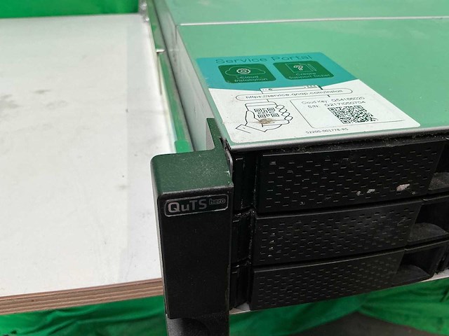 Qnap - ts-h1283xu-rp - server - afbeelding 2 van  5