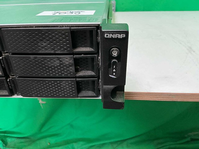 Qnap - ts-h1283xu-rp - server - afbeelding 3 van  5