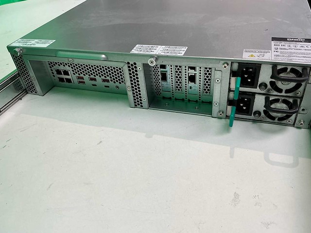 Qnap - ts-h1283xu-rp - server - afbeelding 5 van  5