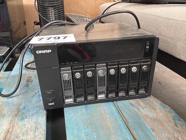 Qnap ts-859 pro nas server - afbeelding 1 van  4