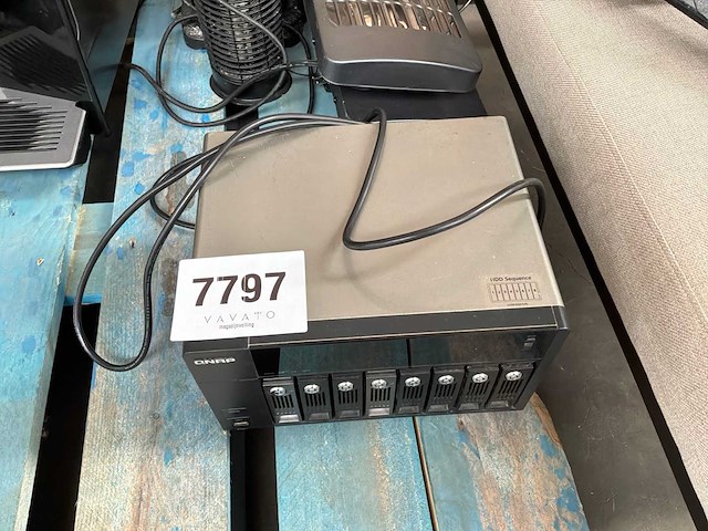 Qnap ts-859 pro nas server - afbeelding 2 van  4
