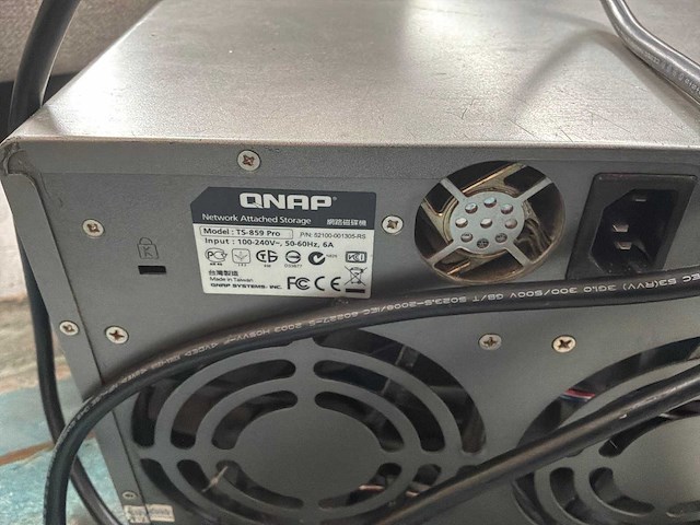 Qnap ts-859 pro nas server - afbeelding 3 van  4