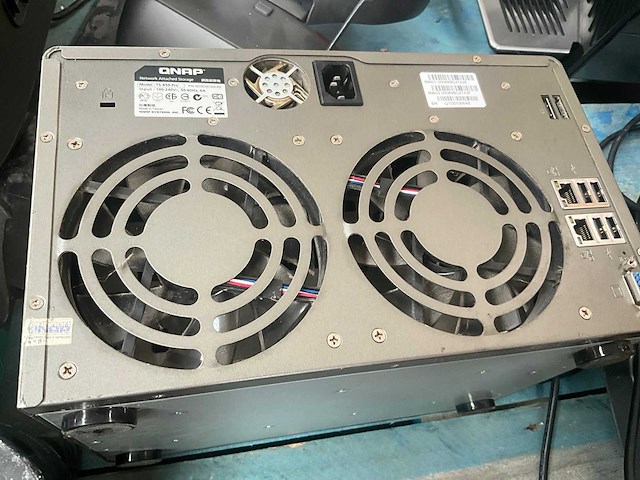 Qnap ts-859 pro nas server - afbeelding 4 van  4