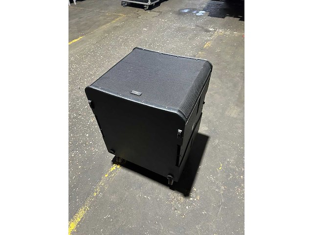 Qsc - kla181 - qsc subwoofer kla181 - afbeelding 2 van  3