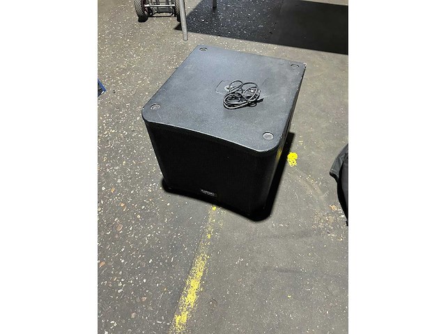 Qsc - kw181 - subwoofer qsc kw181 - afbeelding 1 van  3