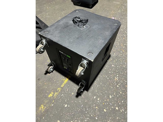 Qsc - kw181 - subwoofer qsc kw181 - afbeelding 3 van  3