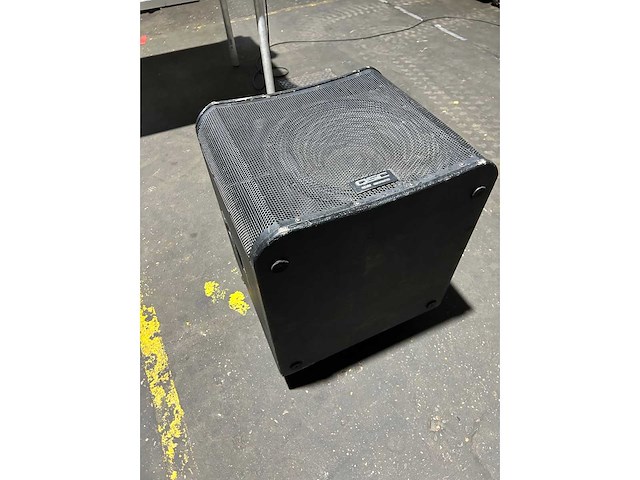 Qsc - kw181 - subwoofer qsc kw181 - afbeelding 1 van  3