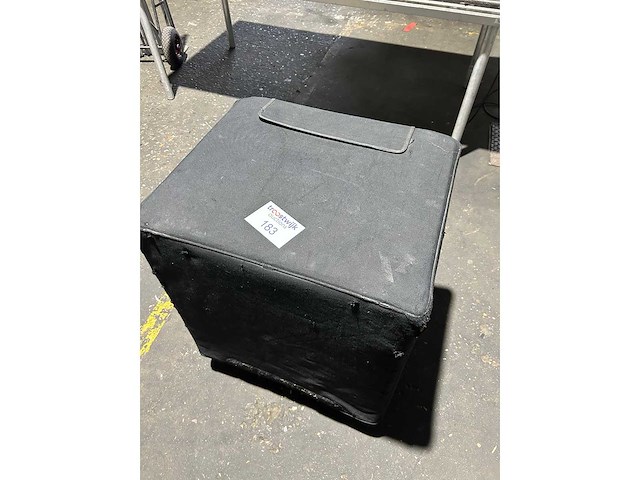 Qsc - kw181 - subwoofer qsc kw181 - afbeelding 2 van  3