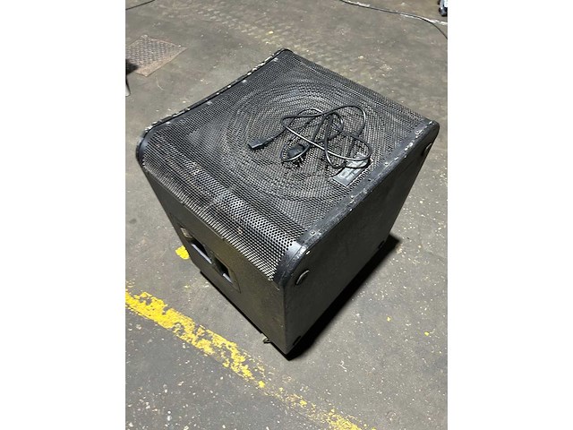 Qsc - kw181 - subwoofer qsc kw181 - afbeelding 1 van  3