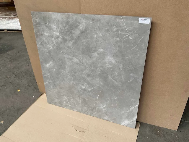 Qua granite pulpis grijs gepolijst vloertegel 100x100 cm 60 m² - afbeelding 10 van  14