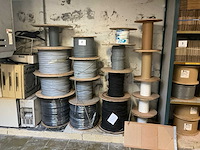 Quabbin bobijnen met diverse kabels (32x)