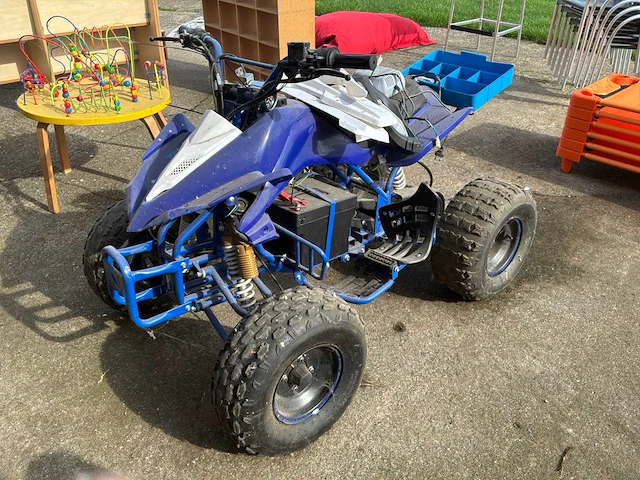 Quad - afbeelding 1 van  8