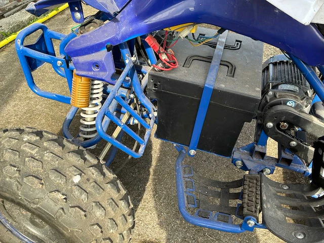 Quad - afbeelding 5 van  8