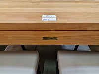 Quality collection teak interieurtafel 140 x 140cm naturel met blokpoten - afbeelding 4 van  5