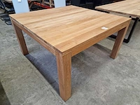 Quality collection teak interieurtafel 140 x 140cm naturel met blokpoten
