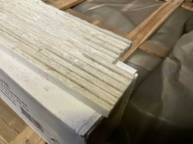 Quartz wit interloc partij mozaïek muurstrips - afbeelding 1 van  5