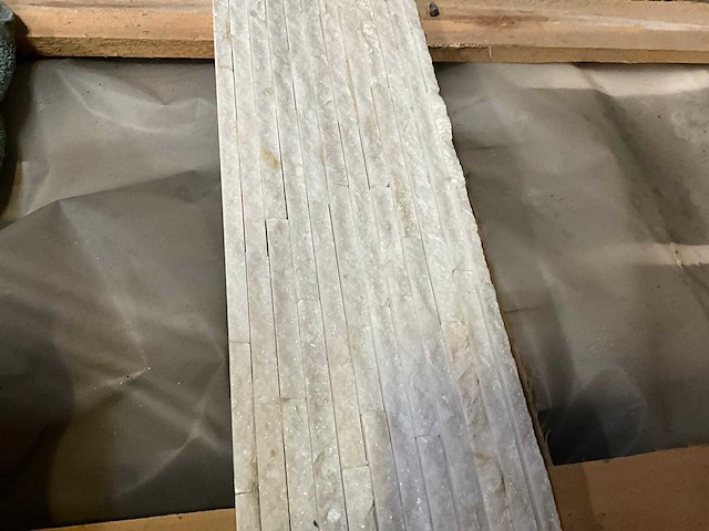 Quartz wit partij mozaïek muurstrips - afbeelding 1 van  5