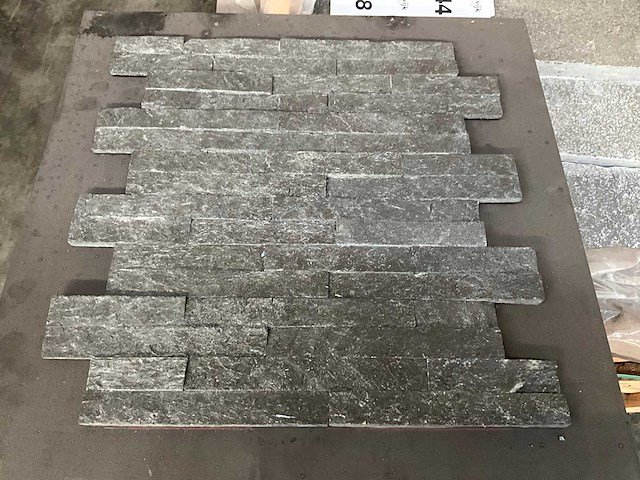 Quartz zwart interloc partij mozaïek muurstrips - afbeelding 1 van  3