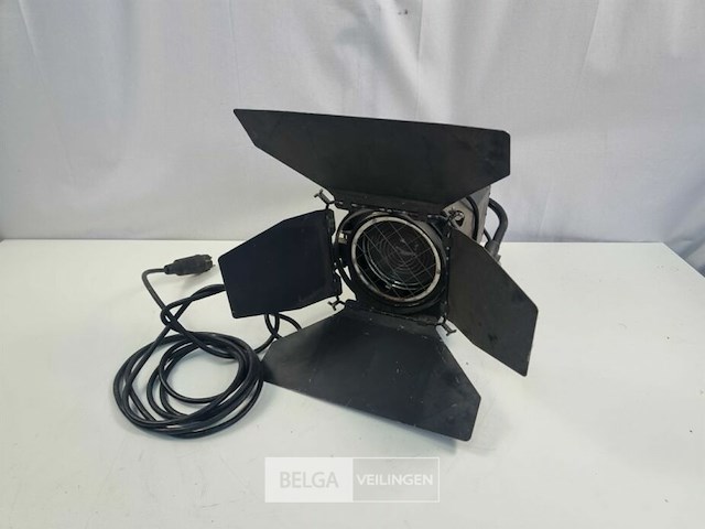 Quartzcolor polaris 1kw theater fresnel spot - afbeelding 1 van  3