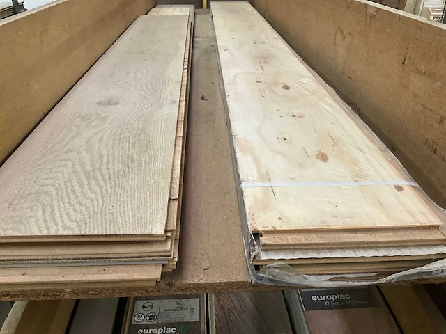 Quick step partij omlijstingen en laminaat - afbeelding 7 van  10