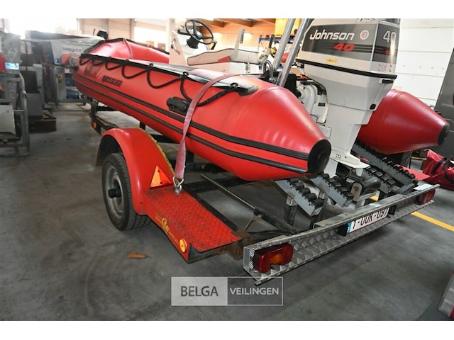Quicksilver rubberboot met motor en aanhangwagen - afbeelding 4 van  15