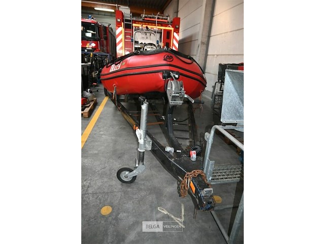 Quicksilver rubberboot met motor en aanhangwagen - afbeelding 8 van  15