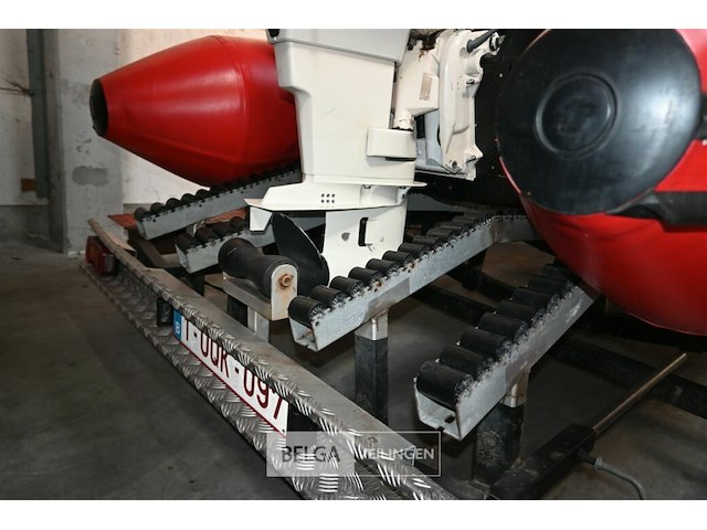 Quicksilver rubberboot met motor en aanhangwagen - afbeelding 12 van  15