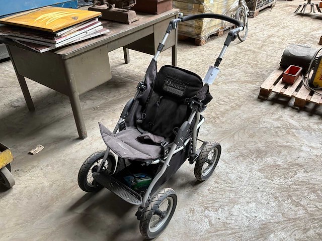 Quinny kinderwagen - afbeelding 1 van  4