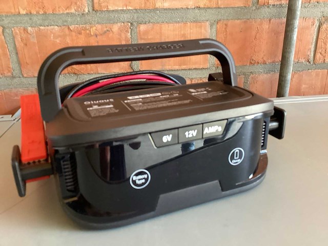 Quious acculader 8a, 6/12v - afbeelding 1 van  1