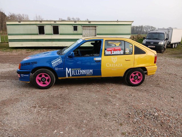 Racewagen opel kadett benzine 1989 (marge) - afbeelding 1 van  1