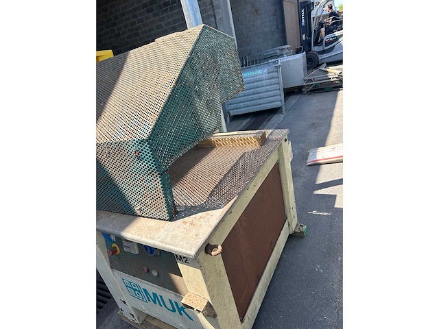 Radial arm sawing machine - afbeelding 2 van  2