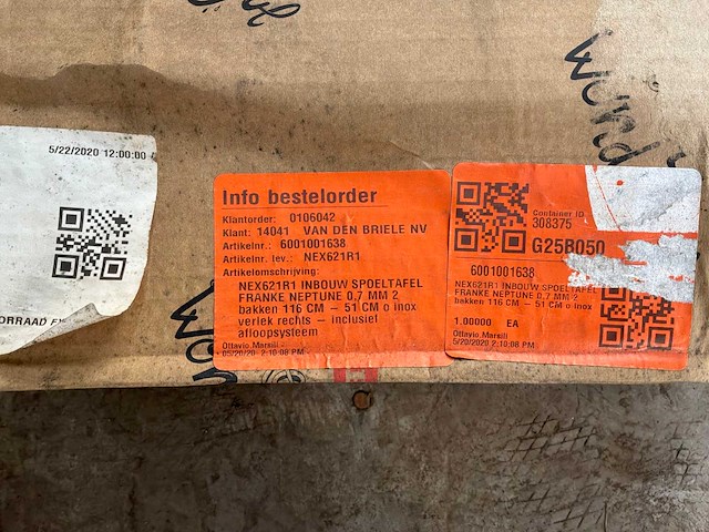 Radiator (2x) en inbouw spoeltafel - afbeelding 7 van  7