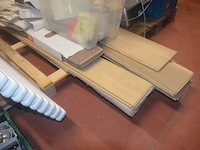 Radiator afm. 200x50, radiator afm. 120x80, radiator afm. 160x60, pvc bak met 12 spots, resten laminaat, dekzeil - afbeelding 5 van  12