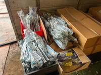 Radiator bevestigingsbeugels / montagebeugels - afbeelding 6 van  13