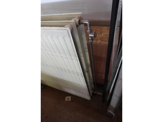 Radiator met ophangsysteem b.80 x h.90 x d.16 cm - afbeelding 3 van  3