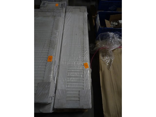 Radiator vasco radiator 3l-400x1800 5u - afbeelding 1 van  2