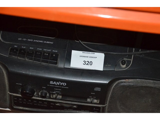 Radio , cassettespeler en receiver sanyo - afbeelding 5 van  6