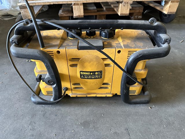 Radio dewalt - afbeelding 2 van  2