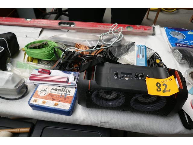 Radio en diverse items - afbeelding 1 van  5