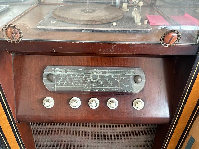 Radio/platenspeler vintage - afbeelding 3 van  5
