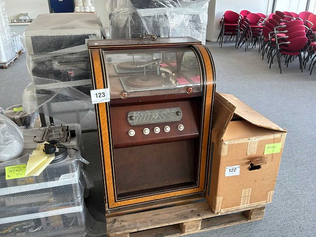 Radio/platenspeler vintage - afbeelding 1 van  2